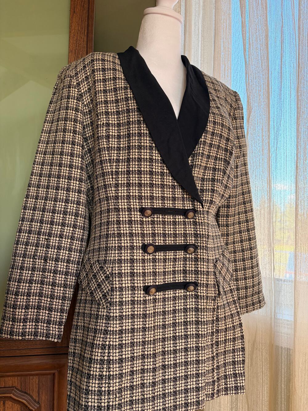 Vintage Nu-Mode Toronto Tweed Blazer Size S-M Black Cream Gold Button Longline J